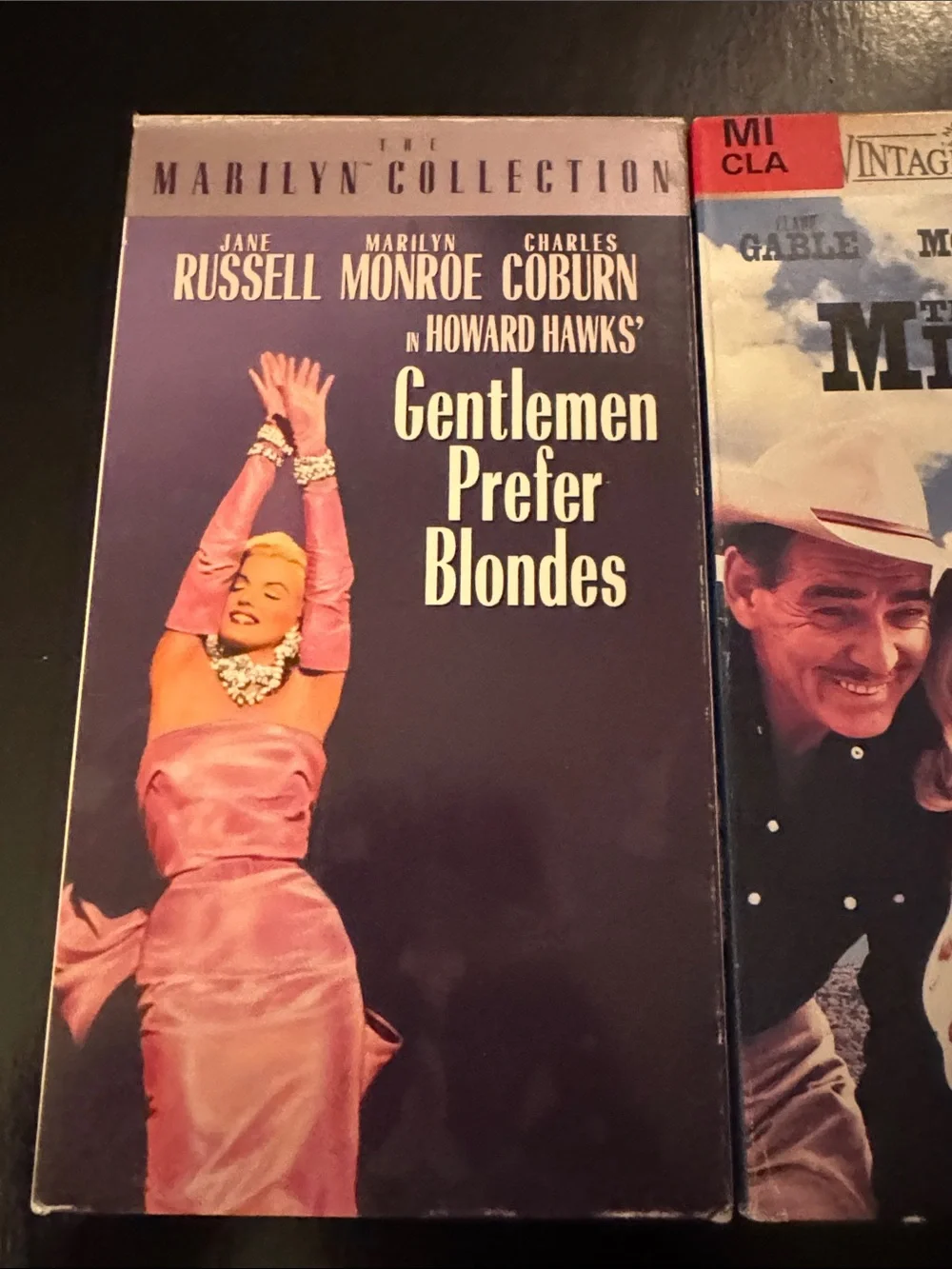 Marilyn Monroe VHS 📼 lot of 2 movies _ The MISFITS & Gentlemen Prefer Blondes 💫